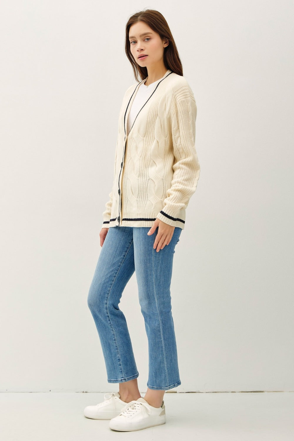 Contrast Trim Cable-Knit V-Neck Cardigan